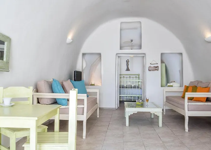 Blue Dolphins Hotel 3*