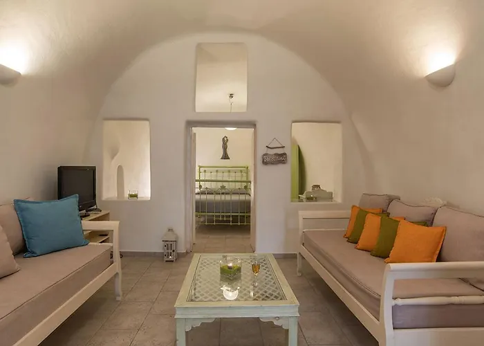 Blue Dolphins Firostefani