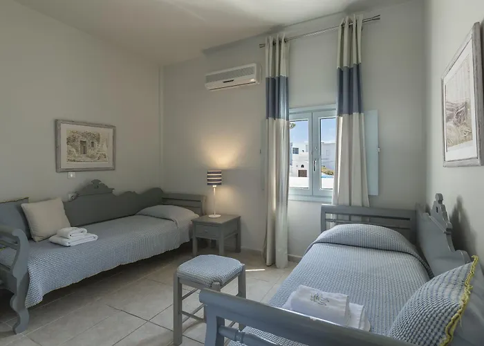 Blue Dolphins Hotel Firostefani