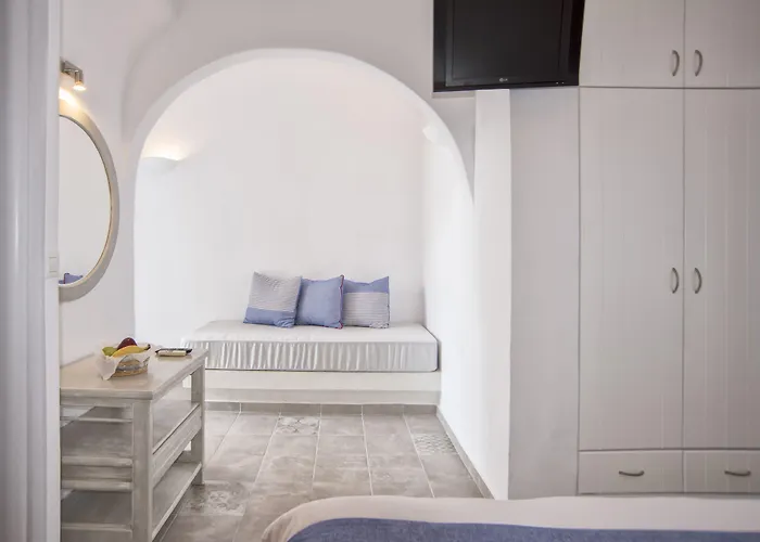 Blue Dolphins Hotel Firostefani