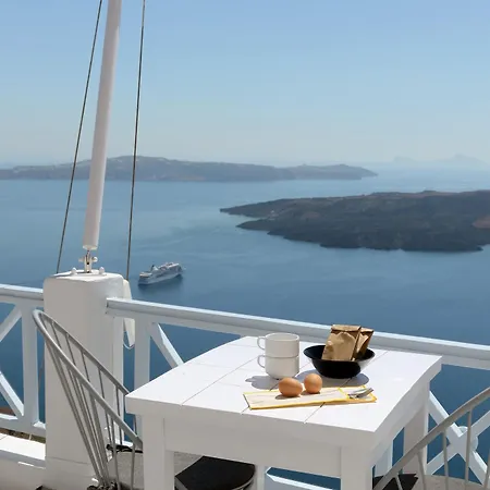 Blue Dolphins Hotel Fira (Santorini)