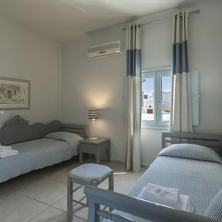Blue Dolphins Hotel Firostefani