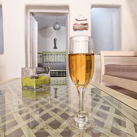 ホテル Blue Dolphins サントリーニ