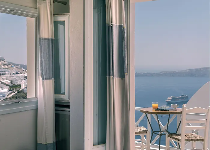 Blue Dolphins Firostefani