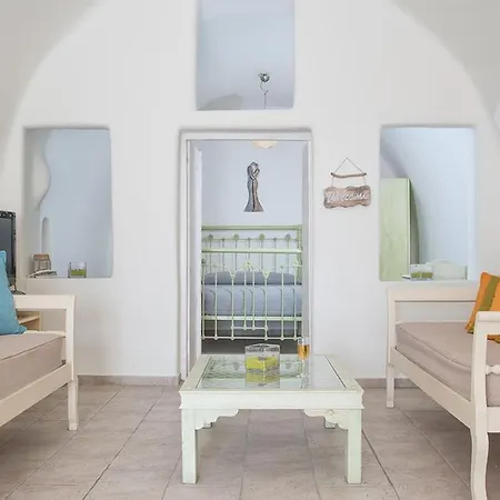 Blue Dolphins Firostefani