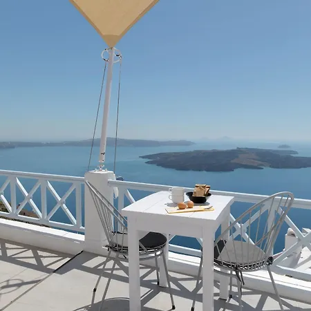 Blue Dolphins Hotell 3*