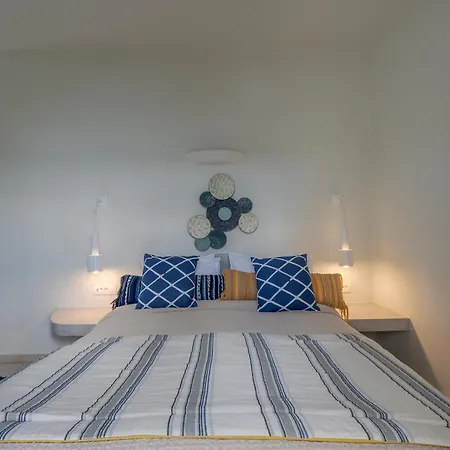 Blue Dolphins Hotel Firostefani