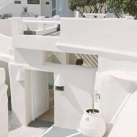 Blue Dolphins Hotel Fira (Santorini)