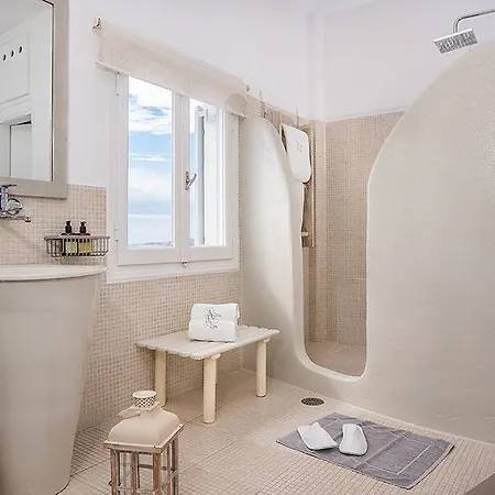 Blue Dolphins Hotel Fira (Santorini)