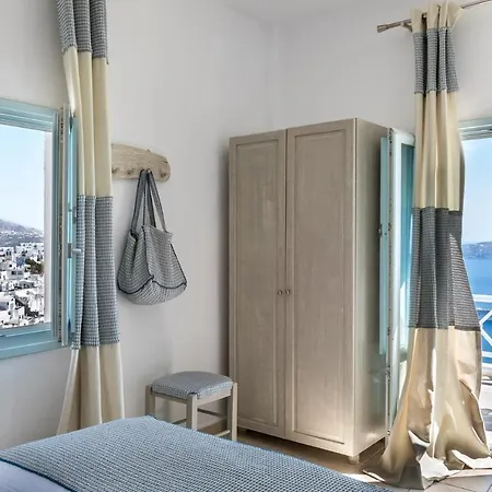 Blue Dolphins 3* Fira (Santorini)
