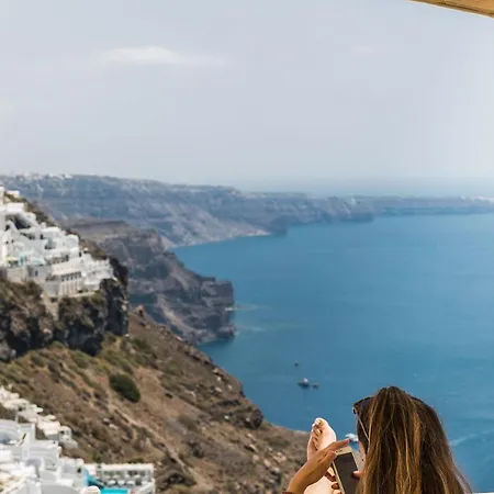 Blue Dolphins 3* Fira (Santorini)