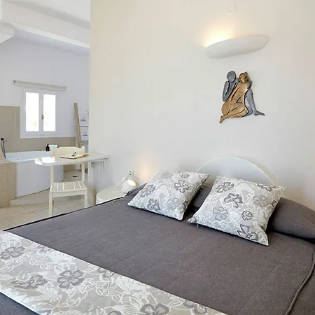 Blue Dolphins 3* Fira (Santorini)