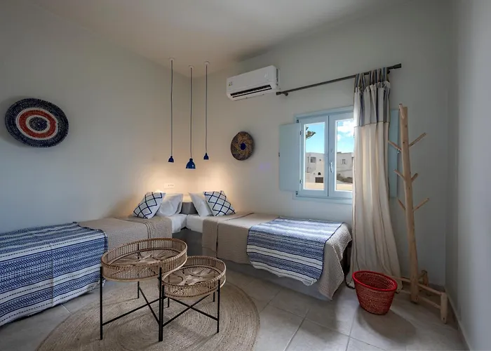 Blue Dolphins Hotel Firostefani