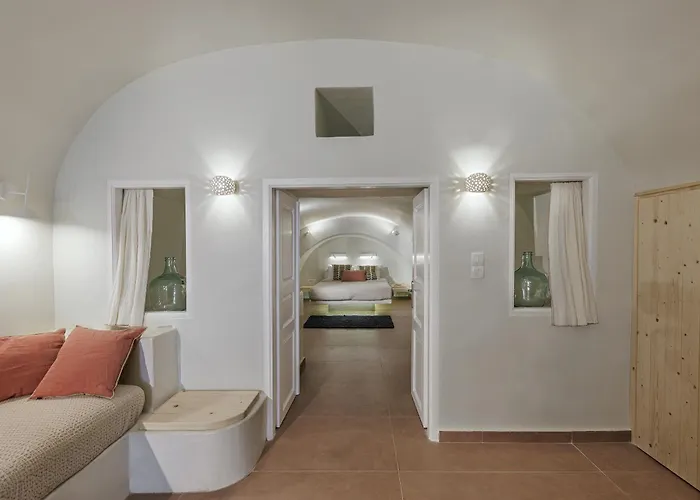 Blue Dolphins Hotel Firostefani