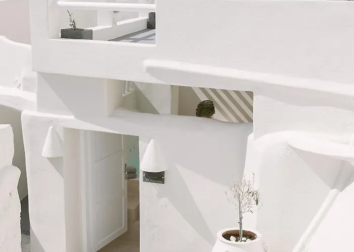 Blue Dolphins Hotel Firostefani