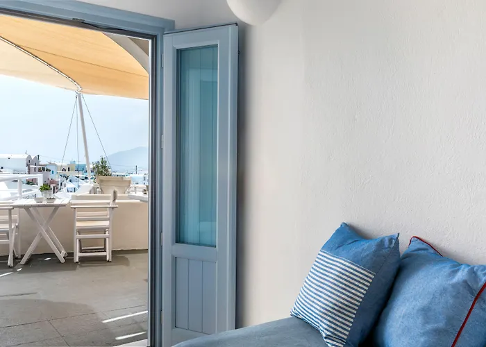 Blue Dolphins 3* Firostefani